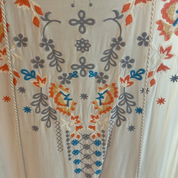 Cute top - Picture 6 of 7